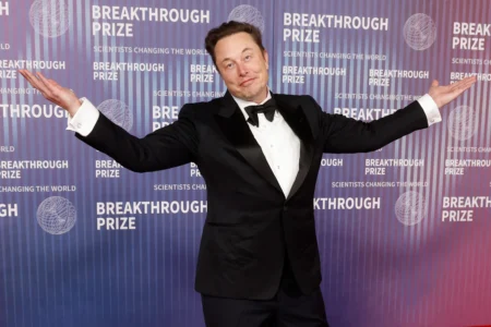 Elon Musk’s Tongue-in-Cheek Reply to $1,000 Hypothetical Goes Viral